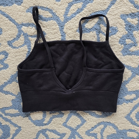 Fabletics Black Crop Top - Picture 2 of 3